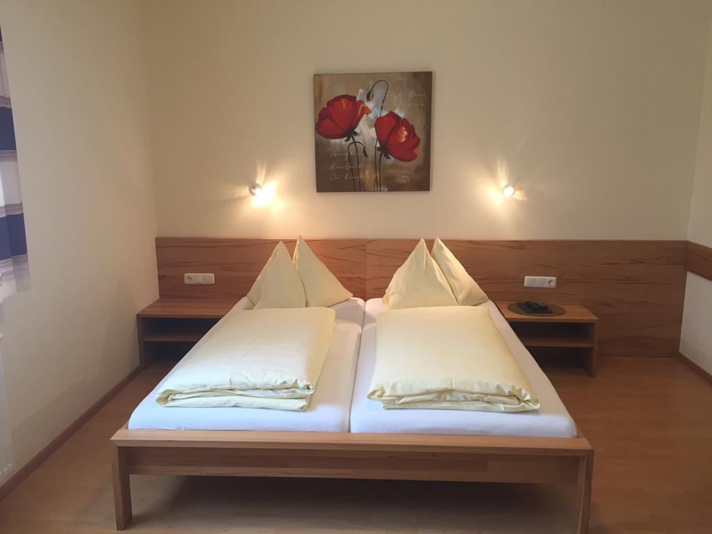 Gasthaus Hotel Feldschlange รีด อิม อินไครส์ ภายนอก รูปภาพ