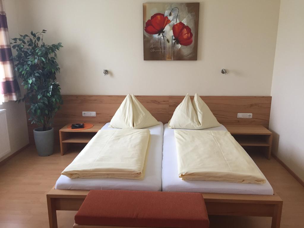 Gasthaus Hotel Feldschlange รีด อิม อินไครส์ ภายนอก รูปภาพ